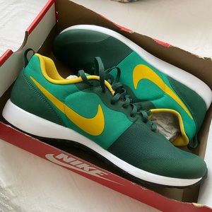 BRAND NEW IN BOX - NIKE Elite Shinern MEN 11.5